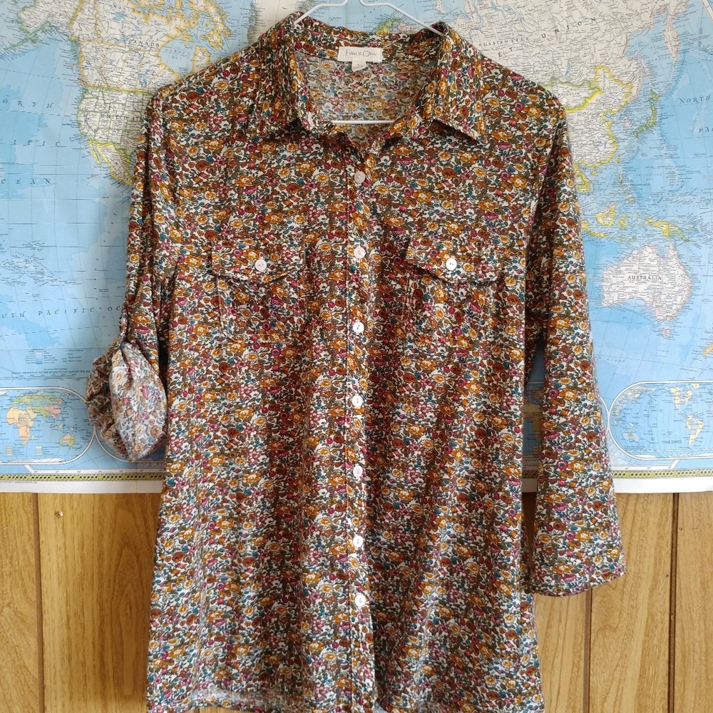 Eden & Olivia Multi-Color Floral Button-Down Shirt